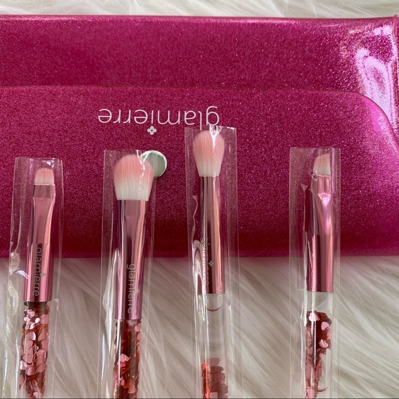 Glamierre Floating Hearts Brush Set - Picture 3 of 3